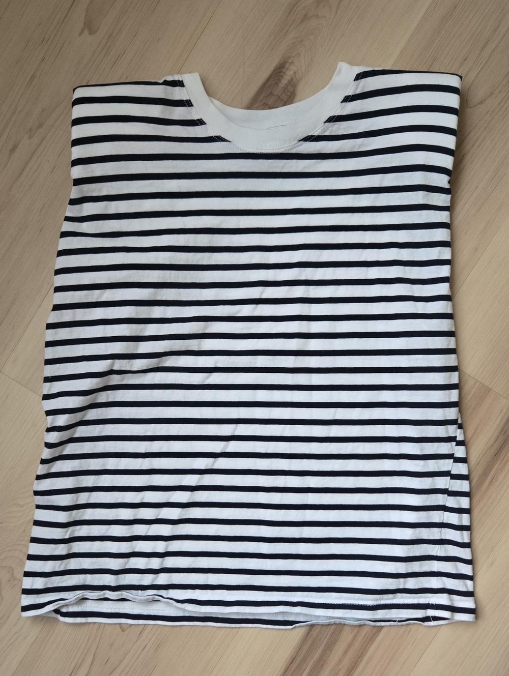 Zara Sleeveless Striped Tee With Shoulder Pads, Navy/White, Size Medium